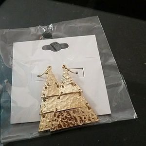 Gold dangle earrings